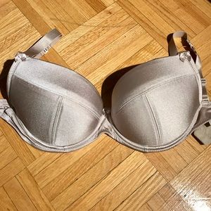 Brand new bra 30F
